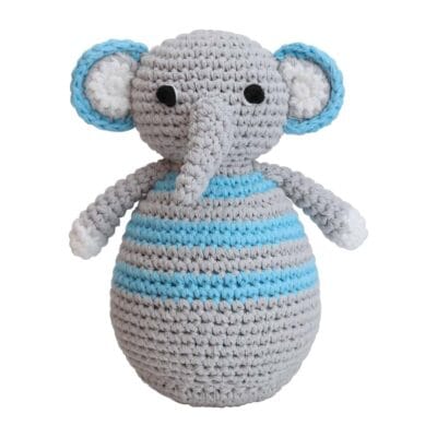 Gehäkeltes Stehaufmännchen Elefant JUMBO in Blau - vorderseitig