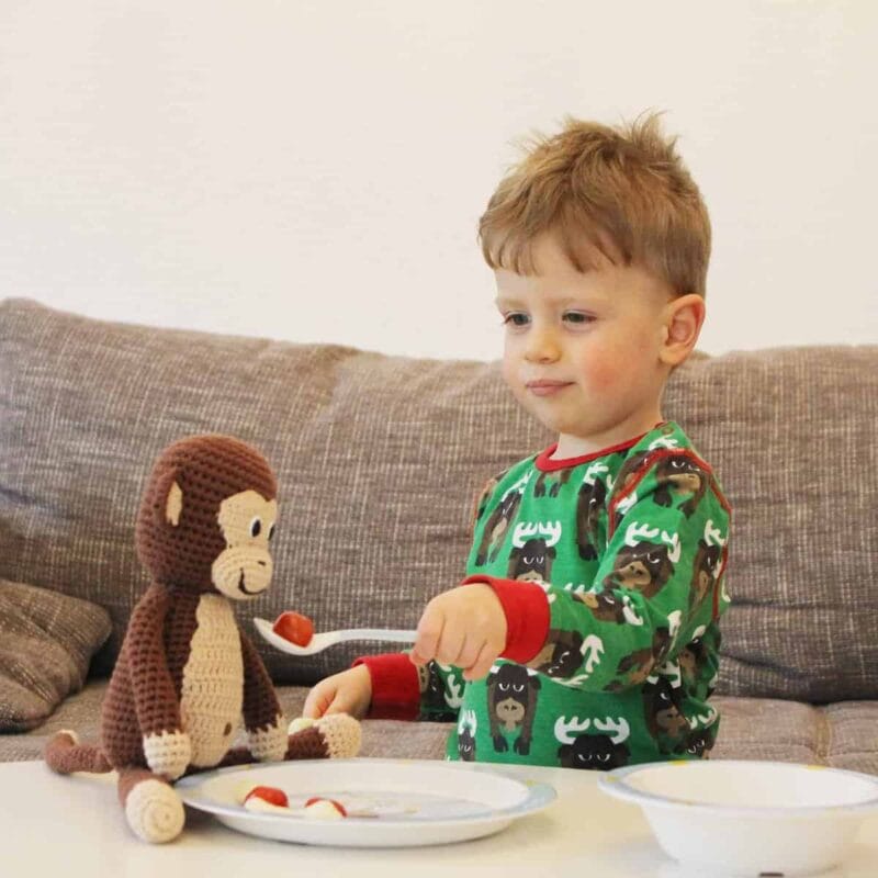 12534-Gehakeltes-Kuscheltier-Affe-CHARLIE-Bio-mit-Kind Gehäkeltes Kuscheltier Affe CHARLIE Bio - mit Kind