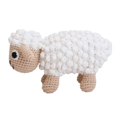 Handgefertigtes gehäkeltes Kuscheltier Schaf DOLLY aus Bio-Baumwolle, Seitenansicht