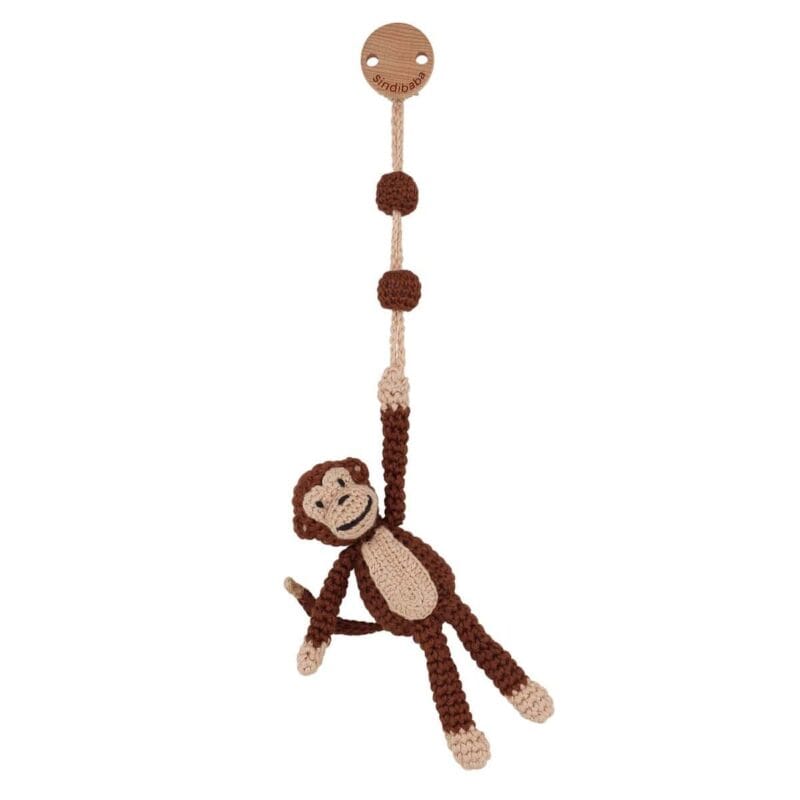Gehäkelter Spielbogen-Anhänger Affe CHARLIE aus Bio-Baumwolle mit Holzclip.