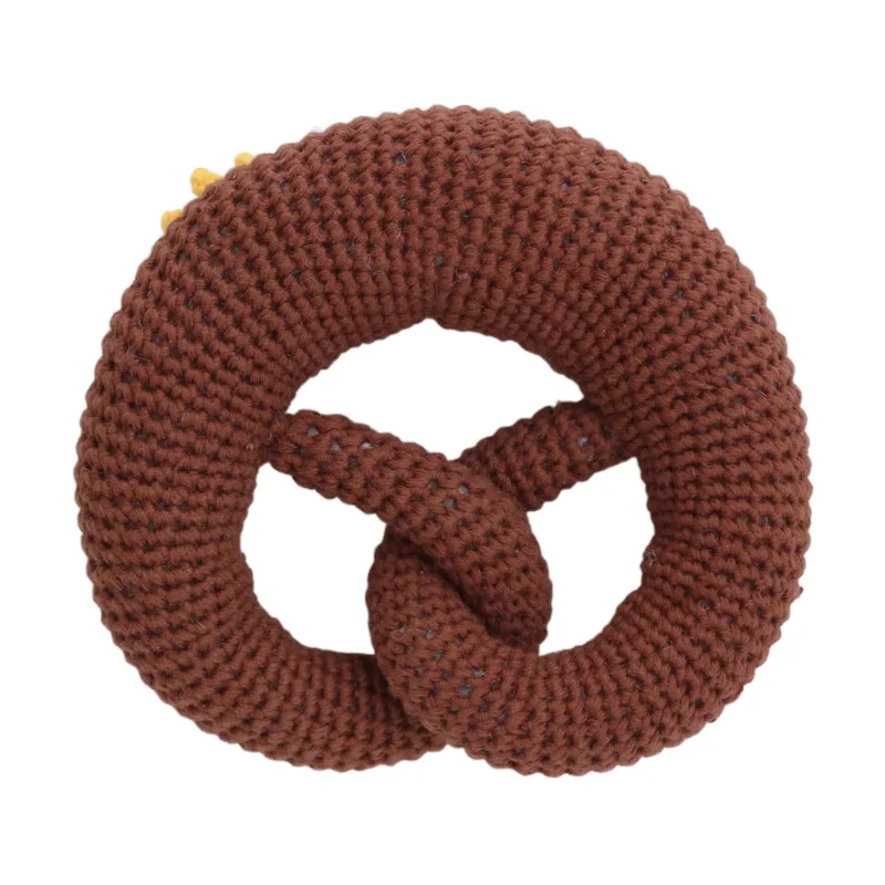 12628-baby-rattle-pretzel-sunflower-back Gehäkelte Babyrassel Brezel mit Sonnenblume, Rückansicht